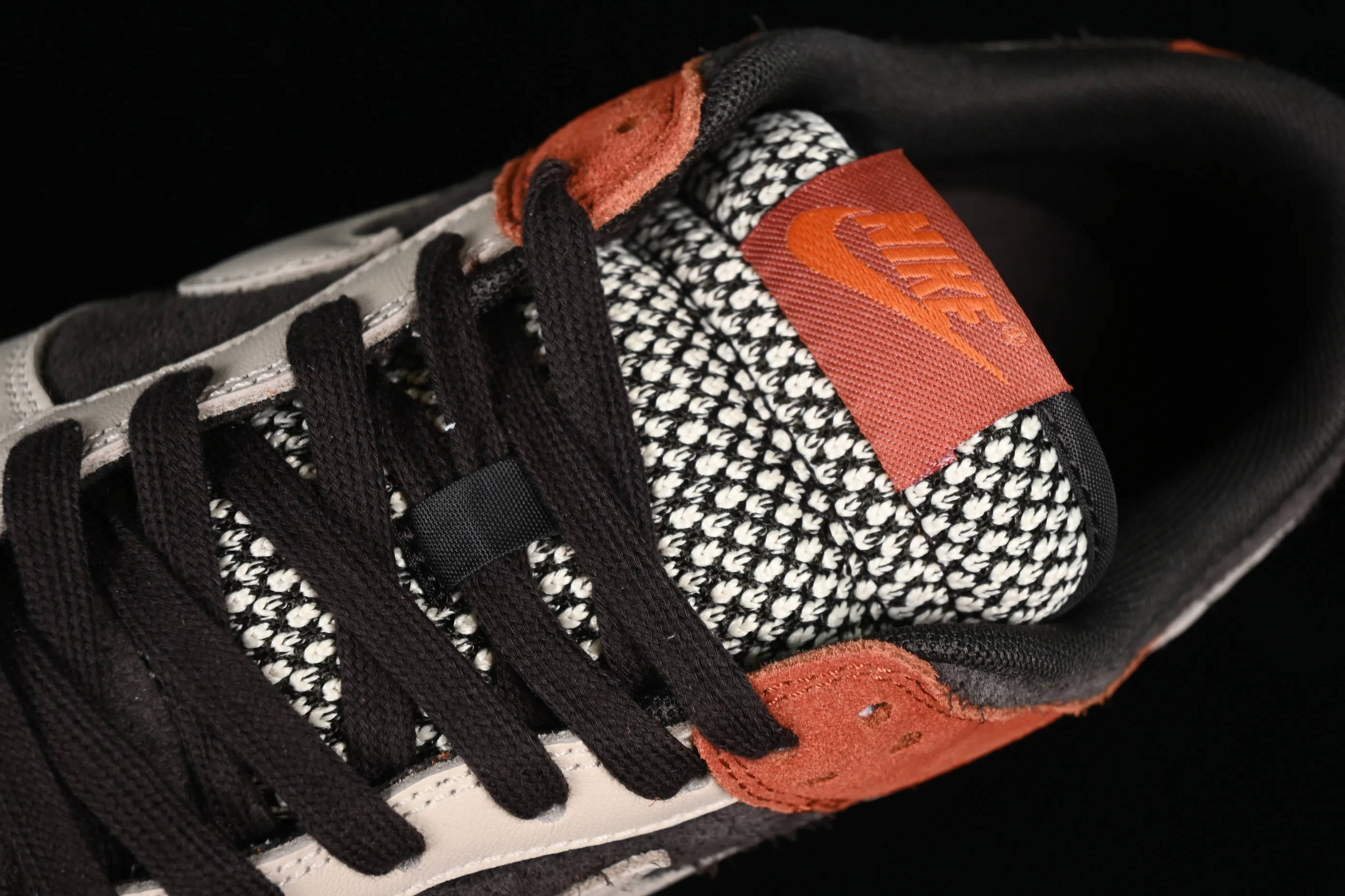 All categories Nk SB Dunk series Nk SB Dunk Low low-top sneakers Nk Dunk Low "Red Panda" Red Panda SB low-top sports and leisure sneakers FV0395-200